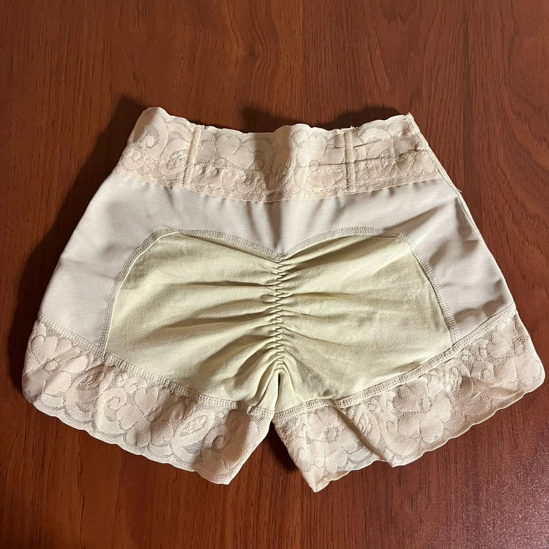 Short Faja Levanta Glúteos